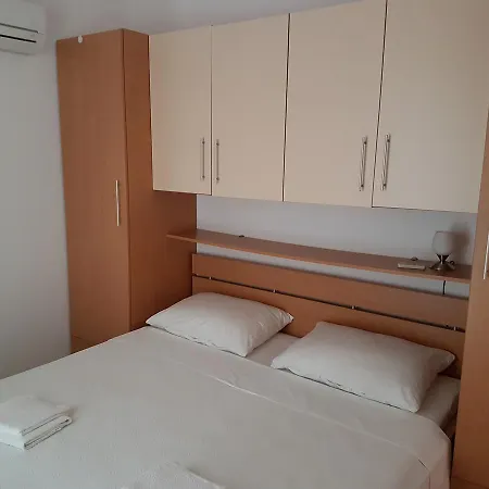 Nika Appartement *